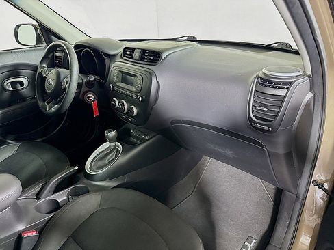 Used 2015 Kia Soul image 25