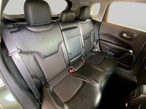 Used 2018 Jeep Compass Latitude w/ Popular Equipment Group FWD image 20