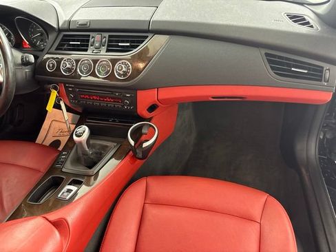 Used 2009 BMW Z4 sDrive30i RWD image 12
