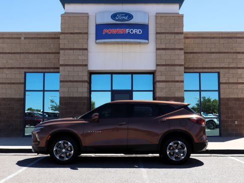 Used 2023 Chevrolet Blazer LT FWD image 9