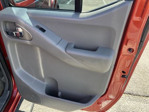 Used 2017 Nissan Frontier SV w/ SV Value Truck Package image 19