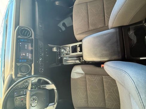 Used 2018 Toyota Tacoma TRD Off-Road image 22