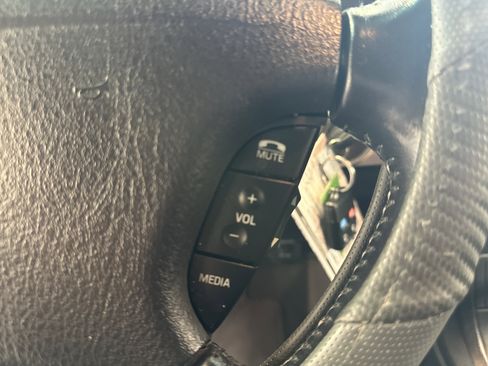 Used 2004 Ford Thunderbird Deluxe image 30