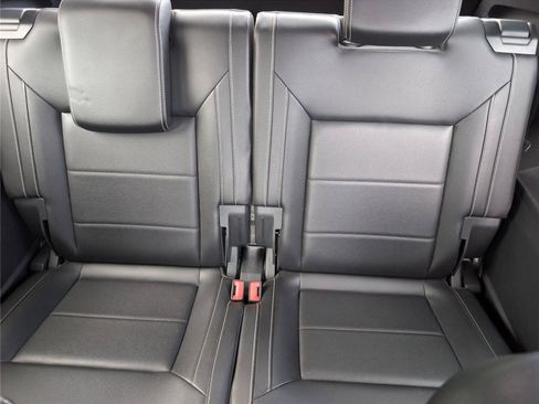 Used 2023 Volkswagen Atlas SEL R-Line AWD/4WD image 32