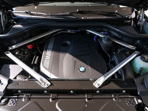 Used 2025 BMW X5 sDrive40i w/ Premium Package image 33