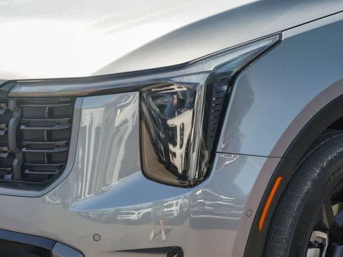 Certified 2024 Kia Sorento SX Prestige AWD/4WD image 8