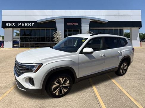 Used 2024 Volkswagen Atlas SE image 1