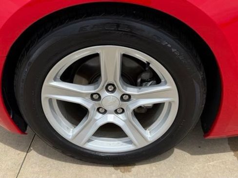 Used 2017 Chevrolet Camaro LT RWD image 13