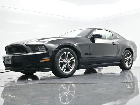 Used 2014 Ford Mustang Premium w/ Comfort Package image 44