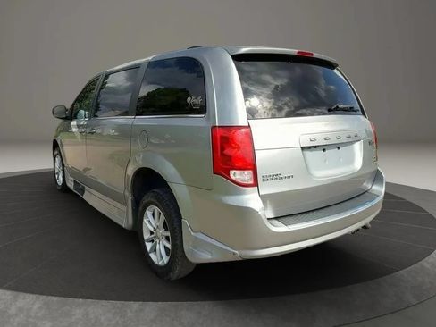 Used 2019 Dodge Grand Caravan SXT FWD image 5