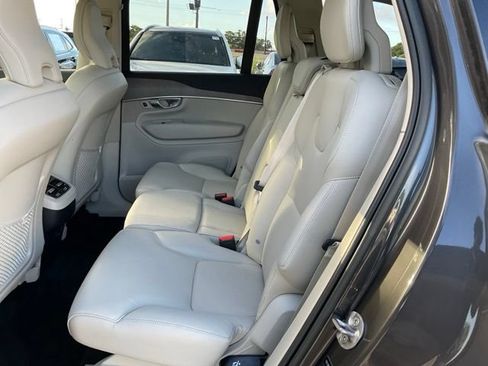 Certified 2023 Volvo XC90 B5 Plus AWD/4WD image 19