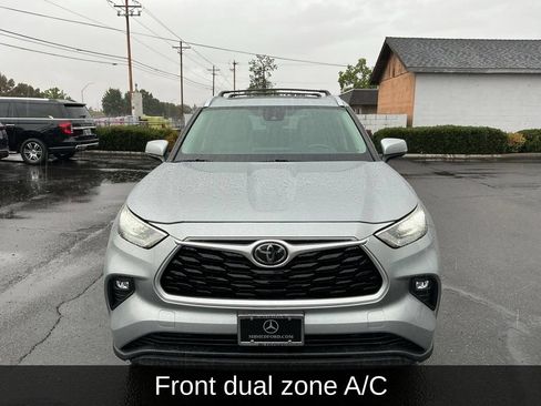 Used 2020 Toyota Highlander XLE AWD/4WD image 5