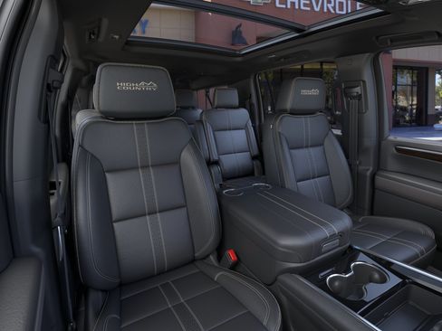 New 2026 Chevrolet Suburban High Country AWD/4WD image 16
