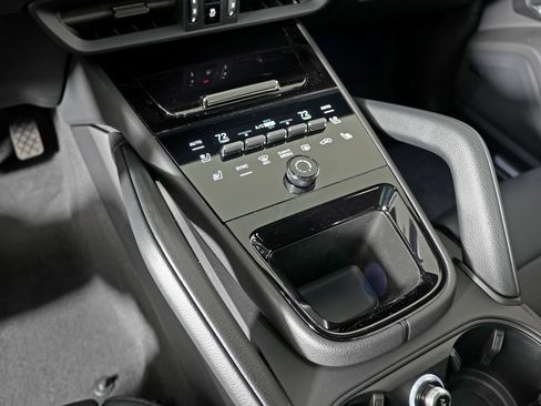 New 2026 Porsche Cayenne image 31