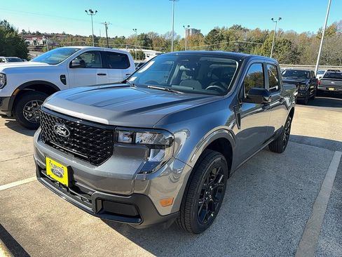 New 2025 Ford Maverick XLT w/ Black Appearance Package image 4