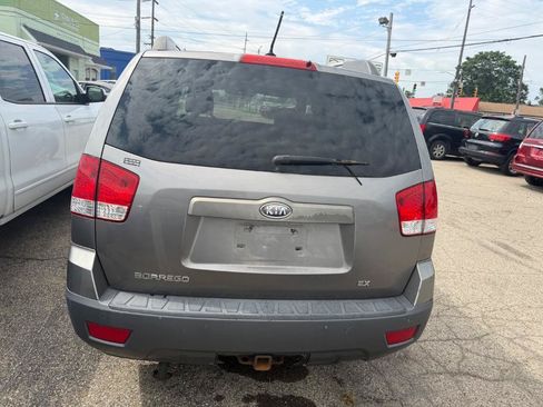 Used 2009 Kia Borrego EX w/ Premium Pkg AWD/4WD image 7