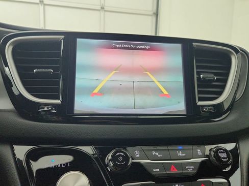 New 2027 Chrysler Pacifica LX FWD image 24
