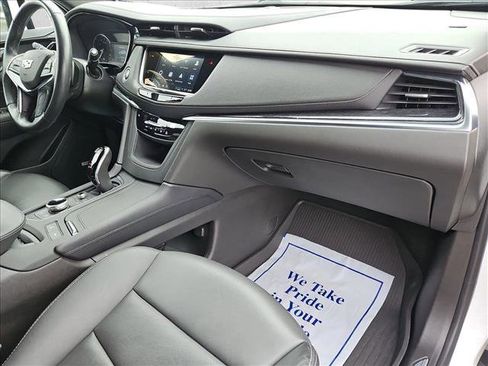Used 2022 Cadillac XT5 Premium Luxury w/ LPO, Floor Liner Package image 21