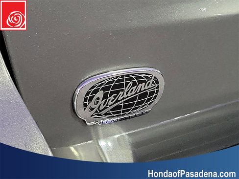 Used 2011 Jeep Grand Cherokee Overland Summit image 29