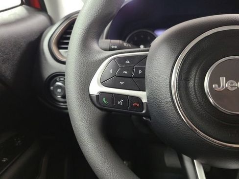 Used 2023 Jeep Renegade Latitude AWD/4WD image 23