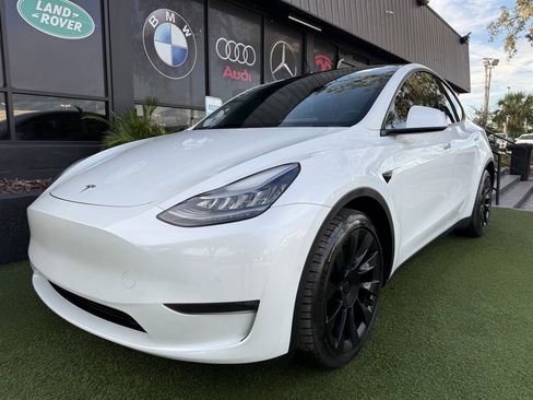 Used 2021 Tesla Model Y Long Range image 1