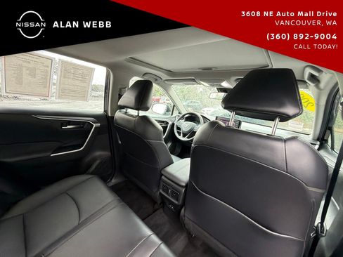 Used 2022 Toyota RAV4 XLE Premium AWD/4WD image 24