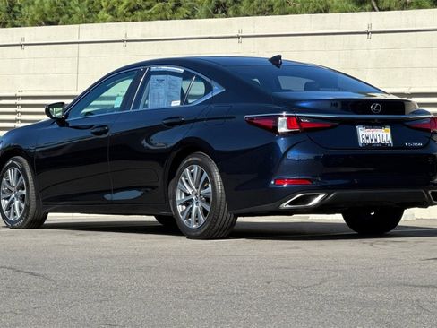 Used 2019 Lexus ES 350 Luxury image 3