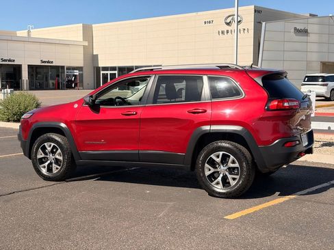 Used 2015 Jeep Cherokee Trailhawk w/ Comfort/Convenience Group AWD/4WD image 4