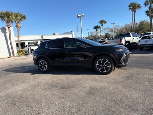New 2026 Chevrolet Equinox EV LT image 18