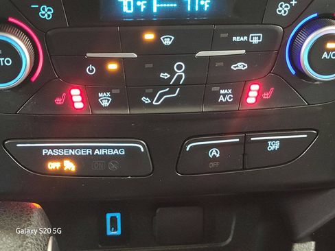 Used 2018 Ford Escape SE image 39