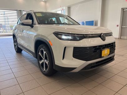New 2025 Volkswagen Tiguan SE