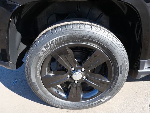 Used 2017 Jeep Compass High Altitude image 33