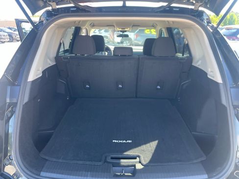 Used 2025 Nissan Rogue S FWD image 18