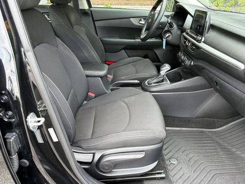 Used 2020 Kia Forte LXS FWD image 15
