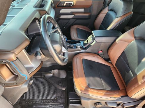 Used 2022 Ford Bronco Outer Banks image 16