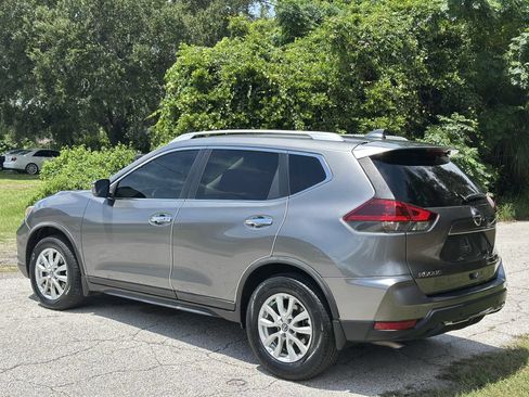 Used 2020 Nissan Rogue SV FWD image 11
