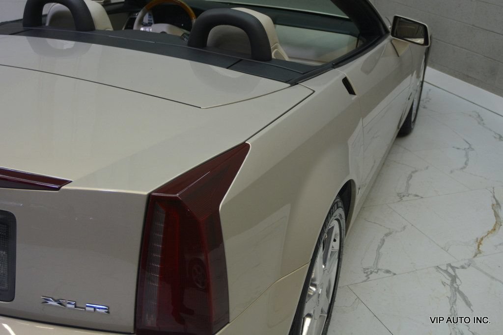 Used 2006 Cadillac XLR RWD image 18