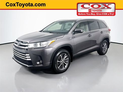 Used 2019 Toyota Highlander XLE image 1