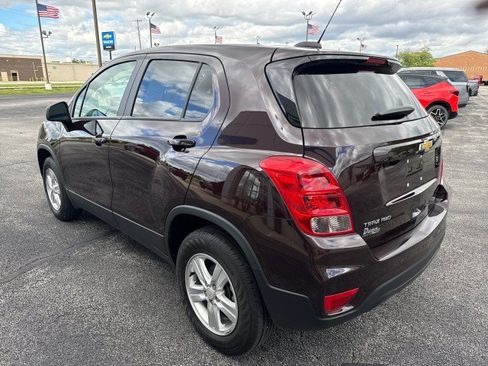 Used 2022 Chevrolet Trax LS w/ Tint and Cruise Package AWD/4WD image 5