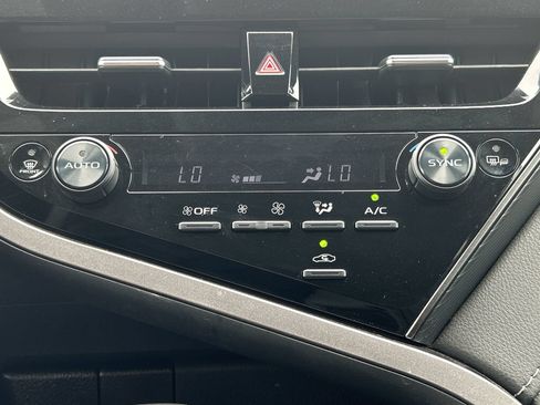 Used 2023 Toyota Camry SE w/ Convenience Package FWD image 17