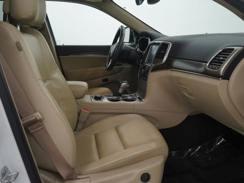 Used 2017 Jeep Grand Cherokee Limited w/ Trailer Tow Group IV image 13