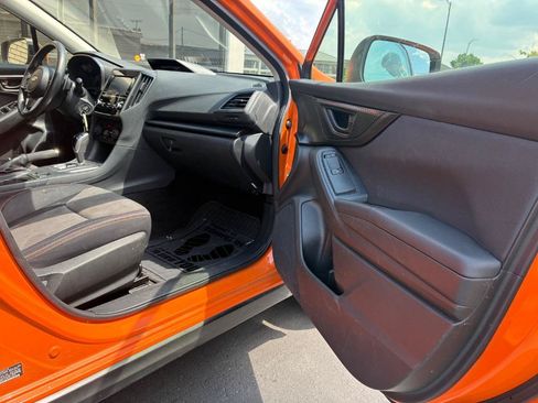 Used 2018 Subaru Crosstrek 2.0i Premium w/ Moonroof Package AWD/4WD image 16