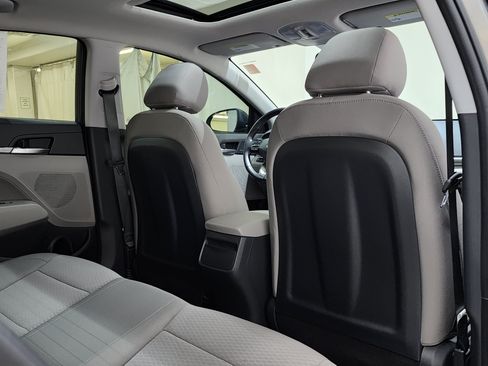 Used 2020 Hyundai Elantra Value Edition w/ Cargo Package (C1) FWD image 19
