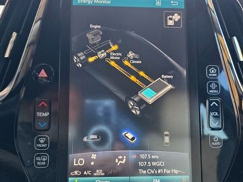 Used 2018 Toyota Prius Four w/ Advanced Technology Package image 11