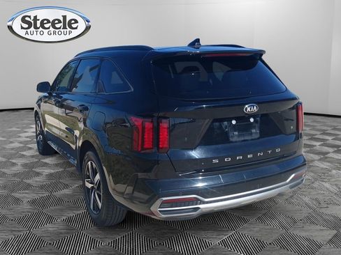 Used 2021 Kia Sorento S w/ Panoramic Sunroof Package image 3