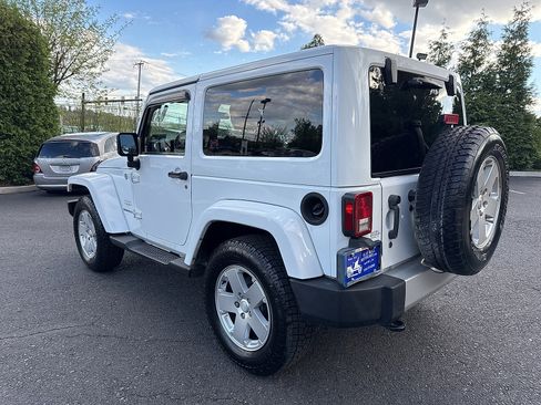 Used 2012 Jeep Wrangler Sahara AWD/4WD image 9