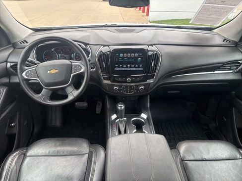 Used 2018 Chevrolet Traverse LT FWD image 11
