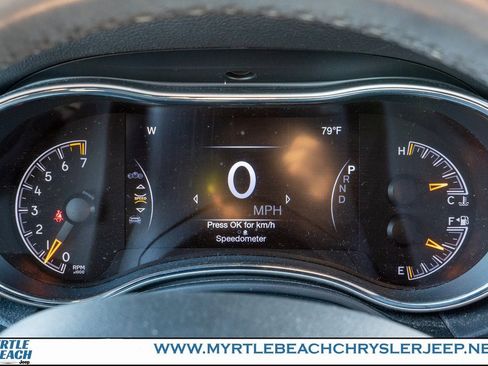 Used 2020 Jeep Grand Cherokee Laredo w/ Laredo X Package image 25