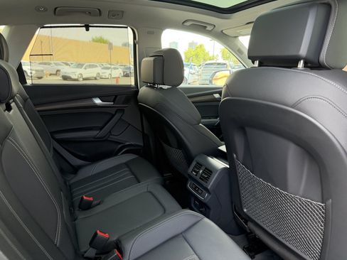 Used 2025 Audi Q5 e Premium Plus w/ Premium Plus Package AWD/4WD image 45