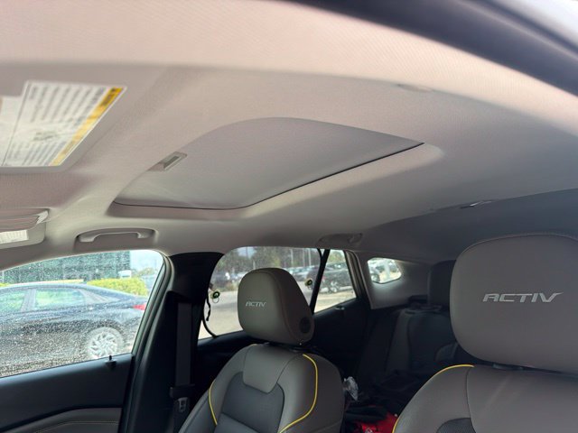Used 2024 Chevrolet Trax ACTIV w/ Sunroof Package FWD image 9